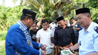 Pj Bahtiar Kunjungi Desa Pammulukang Mamuju, Bantu Bibit Ikan Nila dan Bibit Pohon