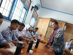 Pemprov Sulbar Kembali Uji Coba Makan Siang Gizi Gratis di SMAN 2 Mamuju dan Serahkan Bantuan Kepada Siswa