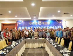 Gubernur Sulbar Terpilih dan Wakilnya, SDK-JSM Tekankan Efisiensi Anggaran dan Sinergi dalam Rakor Perdana Pemprov Sulbar 2025