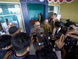 Bedah Buku Suhardi Duka: Dari Pegawai Negeri hingga Gubernur Sulbar, Sebuah Perjalanan yang Menginspirasi