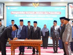 Gubernur Suhardi Duka Lantik 10 Pejabat Eselon II, Dua Jabatan Masih Tunda