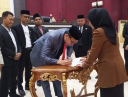 Gelar Rapat Akhir Tahun, Wakil Ketua DPRD Pasangkayu Tekankan Komitmen dan Koordinasi
