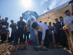 Gubernur Sulbar Lakukan Peletakan Batu Pertama Masjid An-Nur Tanete Guru