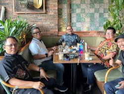 Menyambung Estafet Pembangunan: Suhardi Duka dan Anwar Adnan Saleh Bertemu dalam Keakraban di Jakarta