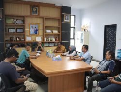 DLHK Sulbar Terima Audiensi PERMAHI Mamuju, Bahas Dugaan Pencemaran Sungai Barakkang